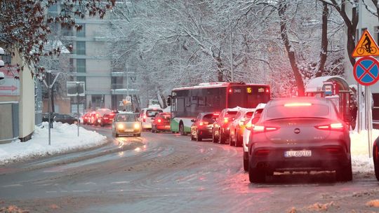 Oblodzenia i marznące opady. Alert dla województwa