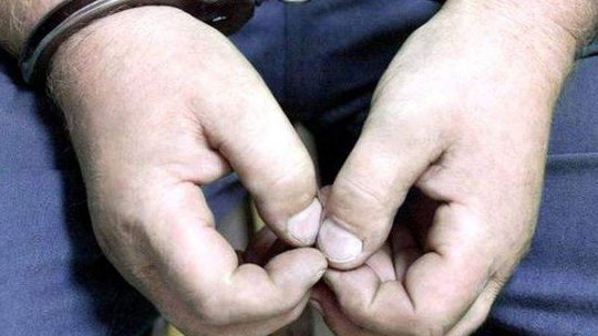 Obmacywał kobietę na ulicy. Znaleźli go chwilę później, kłócił się z partnerką