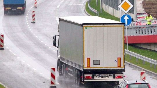 Obniżają podatek transportowy. "Kto nie ryzykuje, ten nie wygrywa"