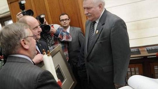 Obok wizerunku Lecha Wałęsy - świński ryj. Solidarności?