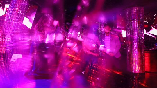 Obostrzenia na sylwestra, nauka zdalna i obowiązkowy test dla domownika osoby chorej na COVID-19