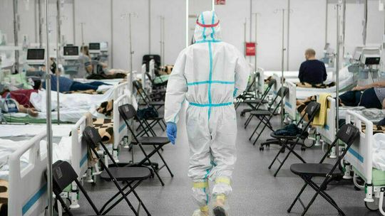 Obostrzenia. Rada Medyczna wydaje konkretne zalecenie