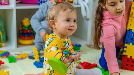 Obowiązki opiekunki w żłobku – czym zajmuje się opiekunka na co dzień? Obowiązki opiekunki w żłobku – czym zajmuje się opiekunka na co dzień?