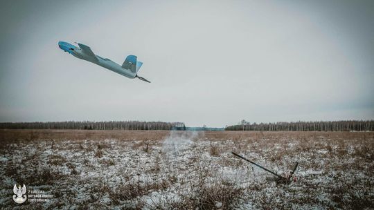 Obserwacja i identyfikacja. Ćwiczenia z dronami kamikadze