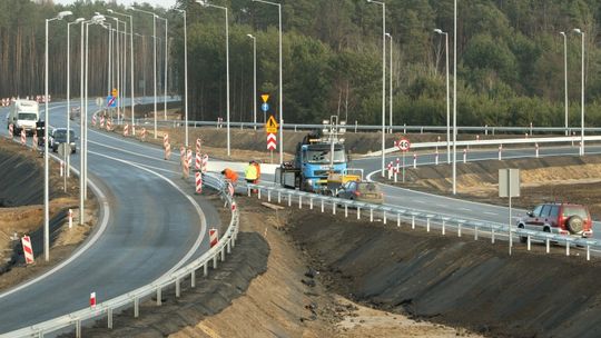 Obwodnica Kocka gotowa: 8 km drogi ekspresowej i dwa mosty (wideo)