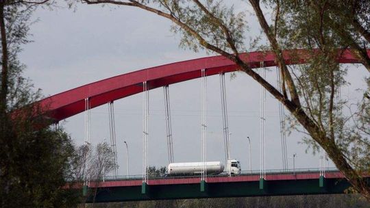 Obwodnica Puław: 13 chętnych do budowy dojazdu do mostu