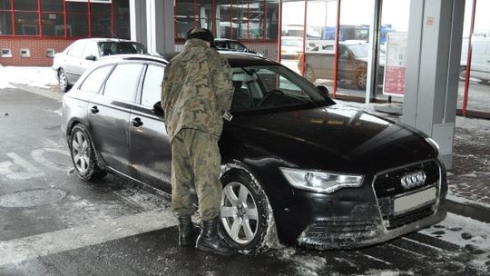 Obywatel Izraela zatrzymany na granicy w kradzionym audi 