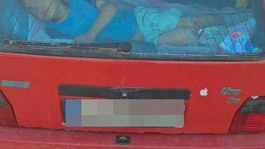 Obywatel Rumunii przewoził dziecko w bagażniku