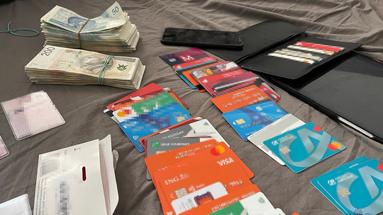 Obywatele Nigerii zatrzymani za oszustwa internetowe