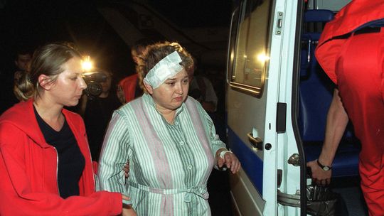 Ocaleni wracają do domu