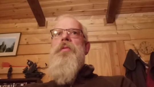 "Ocieplenie klimatu i przymrozki". To czynniki, które sprzyjają rozprzestrzenianiu się pożaru