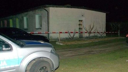 "Ocknął się, gdy stał z nożem w ręku nad nieżyjącym ojcem". 31-latek odpowie za zabójstwo