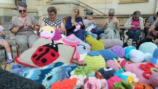 Oczko prawe, oczko lewe... czyli Światowy Dzień Dziergania w Miejscach Publicznych w Lublinie