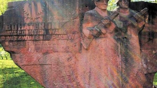 Od 30 lat ten pomnik stoi w centrum miasta. Wkrótce ma zostać rozebrany