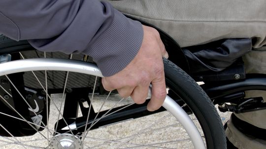 Od miesięcy uwięziony we własnym mieszkaniu. Radna interweniuje w sprawie niepełnosprawnego mieszkańca Lublina