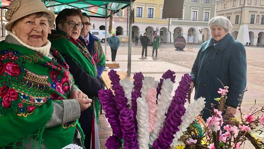 Od pisanek po zajączki. Kiermasz Wielkanocny na Rynku Wielkim w Zamościu