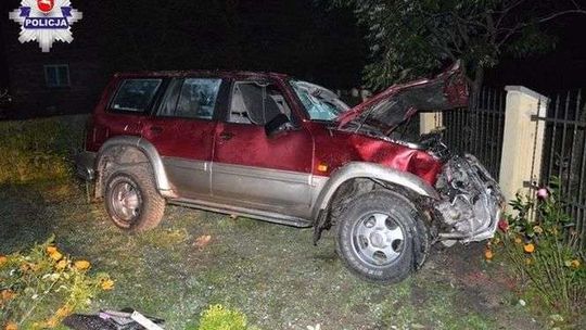 Odjechał samochodem znajomego. Dachował