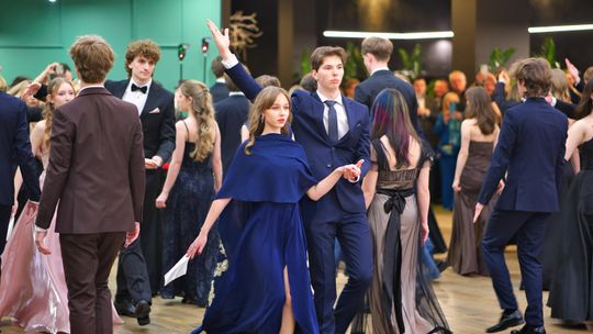 Odliczanie trwa, a parkiet nie pustoszał. Studniówka Liceum im. Królowej Jadwigi