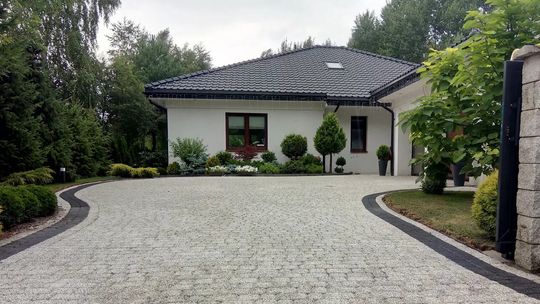 Odmień wygląd swojego domu na święta – dlaczego warto zamówić mycie elewacji teraz?