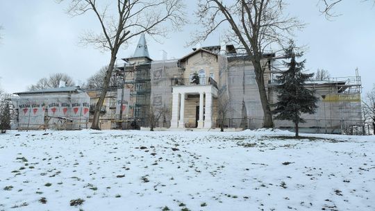 Odnawiają XIX-wieczny pałac koło Lublina. "Takiego remontu nigdy nie przeszedł" [zdjęcia]