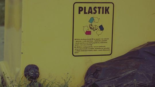 Odpady zalegają tygodniami. Mieszkańcy bloków słabo segregują 