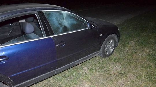 Odpalił petardę w samochodzie i chciał wyrzucić przez okno. Nie sprawdził czy da się otworzyć