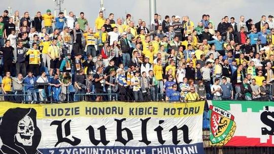 Odpalili race na stadionie. Przez trzy lata nie wejdą na mecz Motoru
