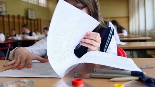 ODPOWIEDZI EGZAMIN GIMNAZJALNY 2012: Zobacz polski, historia, wos