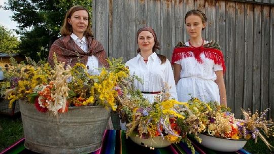 Odpust i kiermasz ziołowo-miodowy w Skansenie