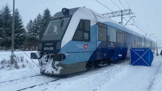 Odśnieżali tory, gdy nadjechał pociąg. Było ich trzech. Jeden nie żyje
