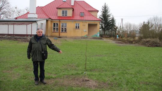 Odtwarzają ogród przy dawnej szkole. Mają mnóstwo pomysłów jak wykorzystać to miejsce