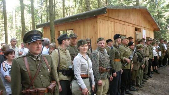 Odtworzyli w puszczy szpital partyzancki z okresu II wojny światowej