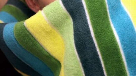 Odwiedziła go nieznajoma i rozłożyła koc. Żałował tej wizyty