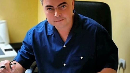 Odwołany dyrektor pogotowia:  Był potrzebny stołek dla swojego