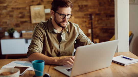 Odzyskaj kontrolę nad swoją skrzynką. Jak chronić prywatność i oszczędzać pieniądze za pomocą jednego narzędzia?