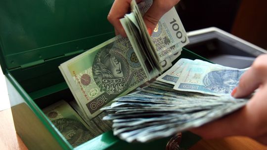 "Oficer CBŚP" namawiał mieszkankę Chełma na wzięcie kredytu