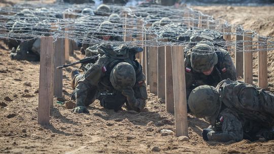 Ogień, adrenalina i błoto. Sukces żołnierzy z Chełma