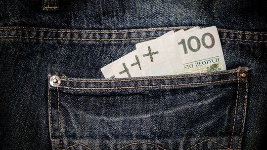 Ogłoszenie kwarantanny w Polsce napędziło handel. Kupowaliśmy tyle, ile przed Bożym Narodzeniem