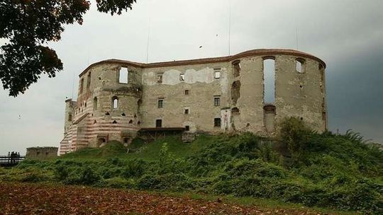 Ogniem i mieczem na zamku. Pokazy rycerskie w Janowcu