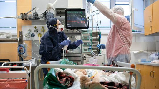 Ogniska wirusa w DPS-ach. Ich lokatorzy, to aż 10 procent wszystkich ofiar