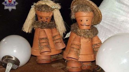 Ogrodowy złodziej. Zabrał figurki, lampy, dywan