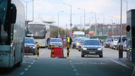 Ogromne kolejki przed polskimi przejściami granicznymi. Czekać trzeba nawet 70 godzin