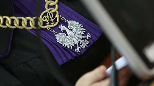 Okładał pięściami, kopał i stanął ofierze na głowie. "Agresja z każdą chwilą narastała"