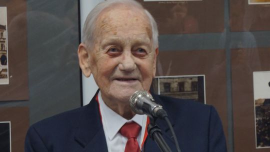 Oko w oko z panem Stanisławem. Benefis w bibliotece