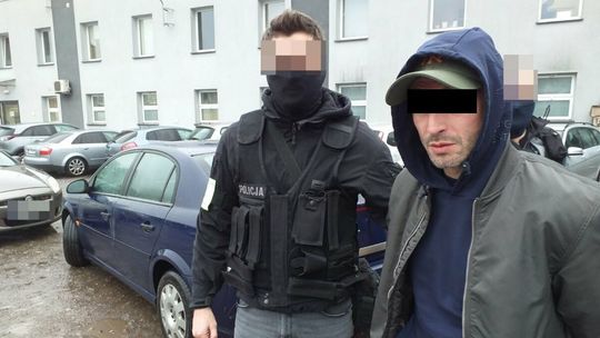 Okradali mieszkania w Lublinie. Podczas pościgu potrącili policjanta