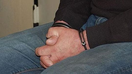 Okradł restaurację, w której wcześniej pracował. Zabrał auto i wpadł do rowu