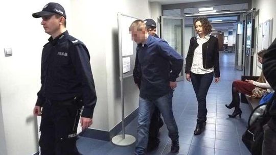 Okradł szalet miejski, groził koledze śmiercią. Zjadł mu jogurt i ciasto