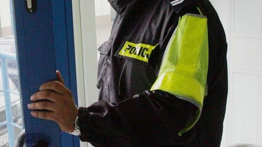 Okradła starszych ludzi. Wmówiła im, że sprzedaje kurtki