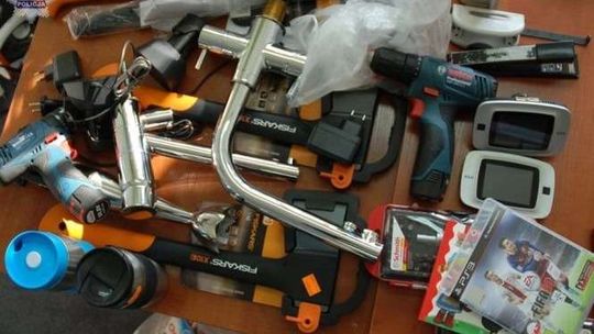 Okradli 11 sklepów. Mieli samochód wypchany łupami