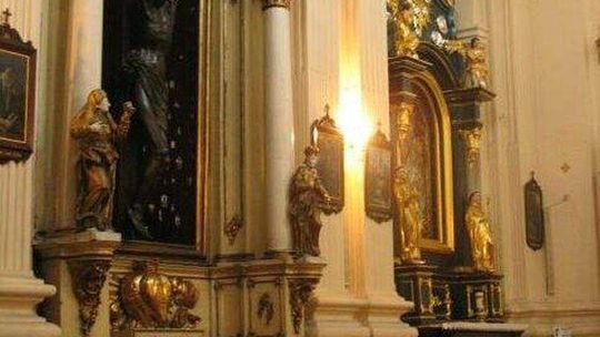 Okradli ją kiedy modliła się w kościele